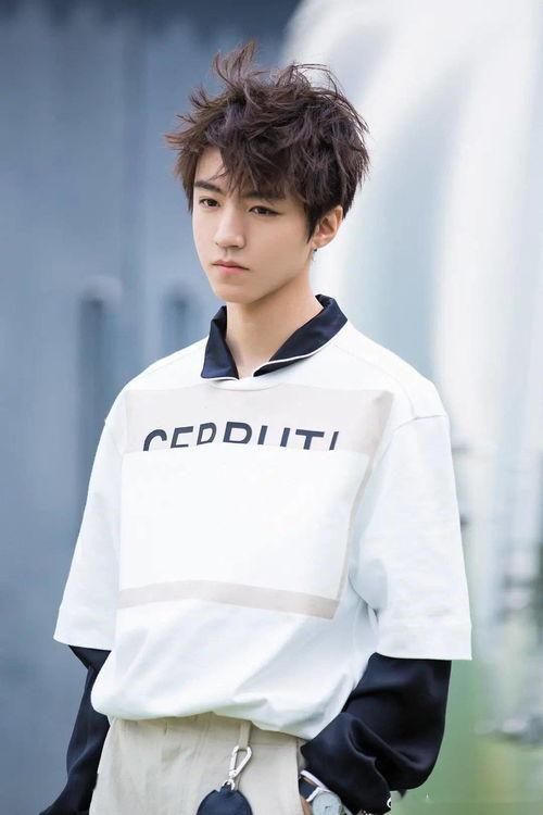 王俊凯失眠爆料视频下载,揭秘明星生活背后的辛酸