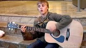 贾斯丁比伯小时候视频,贾斯丁·比伯小时候的可爱视频回顾