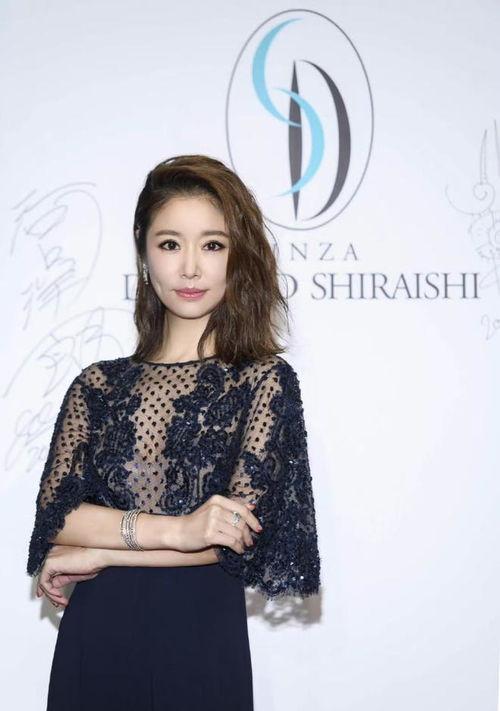 林心如蕾丝袜图片,性感魅力一触即发