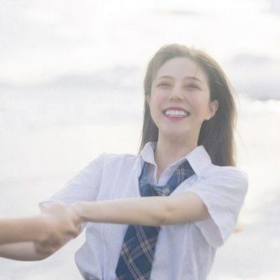 微笑女明星高清照片,揭秘高清照片中的女明星魅力风采