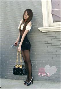 连体蕾丝袜美眉,时尚与性感的完美融合