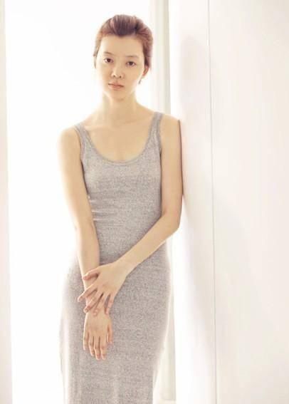 车晓灰色丝袜,时尚穿搭的优雅演绎