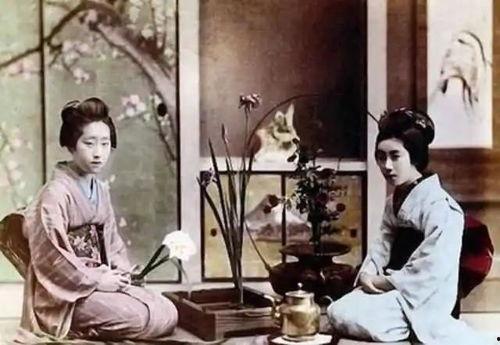 日本妓院电影画家,描绘隐秘世界的艺术视角